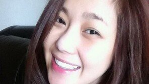 [스타 온라인] 솔비 셀카 인사…“치아가 장난이 아니네”