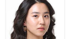 [우먼 동아일보 뷰티 TV] 반짝반짝 빛이 나는 얼굴을 원한다면~ 페이스 오일을 활용한 ‘광채 메이크업’ 