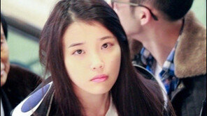 아이유 민낯 공개 ‘성형은 무슨? 모태 미녀 인증’