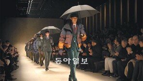 [Fashion]화려하고 고급스러운 소재 ‘19세기 남성의 귀환’
