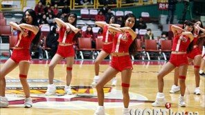 [포토] 치어리더, 섹시한 몸짓…男心 ‘두근두근’
