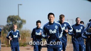 [포토] 이영표, 땡볕에 힘든지 오만상