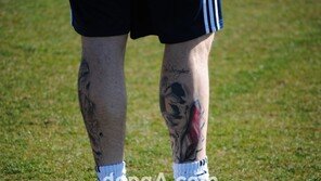 [포토] 에릭 힌슬리, 장딴지에도 타투 ‘경악’