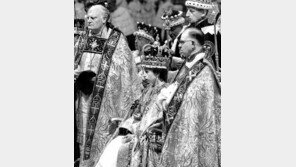 英 엘리자베스 2세 여왕 모레 즉위 60주년… 기념행사 ‘다이아몬드 주빌리’ 돌입