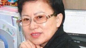 “아이들 위해” 모정으로 쓴 이중언어 교재