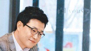 [독서人]채널A 메인 MC 김성주 씨 “인생 위기 때마다 날 구제해준 건 책”