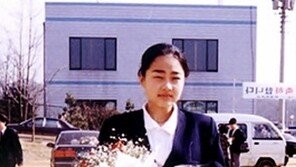 홍수현, 졸업사진 화제… “살 빠지며 미모 찾은 듯?”