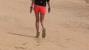 박봄 뒤태 사진…굴욕없는 완벽한 각선미