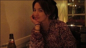 송혜교, 파리 일상 ‘예쁘다 말하기도 지쳐’