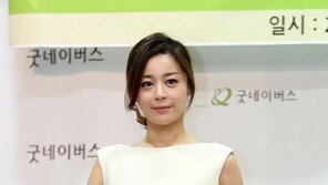 [SD포토] 서영희, 위촉패 들고 ‘봉사 열심히 할게요’