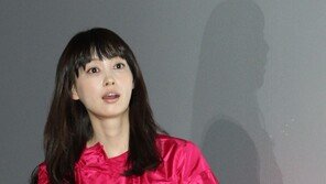 [SD포토] 이나영, 뭘 봤길래… ‘토끼눈’