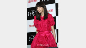 [SD포토] 이나영, 두 눈 질끈 ‘아이 눈부셔~’