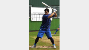 이승엽, 큰 스윙 찾고 이대호와 맞짱!