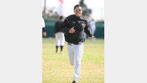 큰뱅 이병규 “작뱅아, 등번호 바꾼 김에 개명까지…어때?”