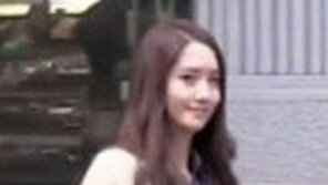 윤아, 뉴욕서도 통한 ‘뼈벅지+인형 미모’