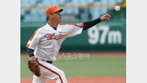 43세 구대성 “우승위해 또 던진다”