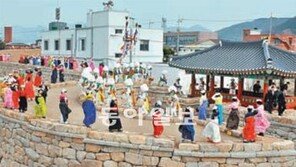 [대구/경북]여성 700명 청도읍성 도는 이유는?