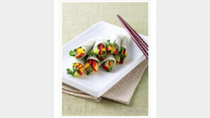 [우먼 동아일보 스페셜 요리] 손님 초대요리로 일순위, 무쌈 채소과일말이