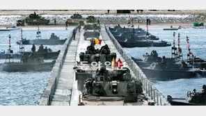 육군 도하훈련 “추위는 없다”