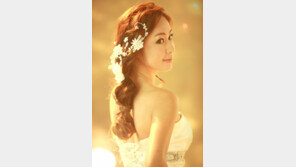 금단비, 한복 벗고…청초한 ‘봄의 신부’ 웨딩 화보