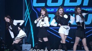 [SD포토] ‘선정성 논란’ 스텔라, 결국엔…