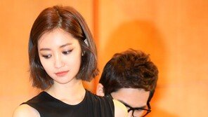 [SD포토] 고준희, 짧은 치마에는 ‘담요 필수’