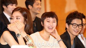 [SD포토] 해맑은 미소의 윤진서 ‘극중에서 8명과 키스신’