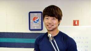 [스프링캠프 24시] “웬 떡이야”…오재원 생일선물 웃음꽃 外