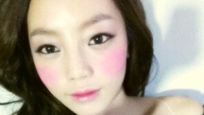 구하라, 슬립만 입은 채 침대셀카 ‘아찔+큐트+청초’