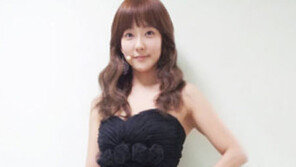 다나, 블랙 미니드레스 자태 ‘성숙미 물씬’