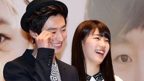 [SD포토] 이제훈-수지, 아직 어색한 사이? ‘수줍은 미소’