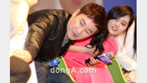 [SD포토] 엄태웅-한가인, 감독님 뇌구조 ‘우리가 잘 알죠’