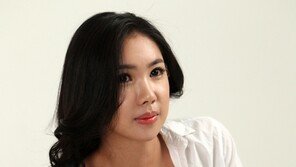 [SD포토] 이지은 ‘내가 바로 가슴골 종결자’
