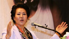 가수 패티김 “퇴장 역시 아름다워야” 은퇴선언