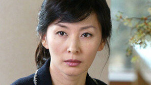 이미숙, 전 소속사 3억 위약금 소송…“17세 연하남과 부적절한 관계” 폭로