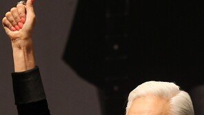 [SD포토] 패티김, ‘짧은 백발’에도 카리스마 폭발