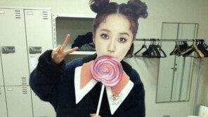 윤은혜, 대두 코믹사진 ‘얼굴 커도 귀여워?’