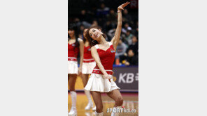 [포토] 치어리더, 당당하게 번쩍…‘완벽 제모’