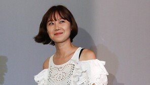 [SD포토] 공효진, 화이트 레이스드레스 ‘무심한듯 러블리해!’