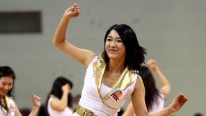 [포토] 치어리더, 음악에 쿵쿵! 男心 그모습에 쿵쾅!
