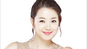 [우먼 동아일보 스타 뷰티] 드라마 ‘자체발광 그녀’ 소이현의 생기발랄~ ‘치크 메이크업’ 공개