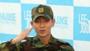 ‘왕의 남자’의 귀환…이준기, 팬 1000명 환호 속 제대