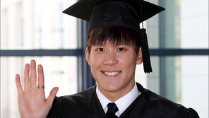 [포토] 박태환 ‘저 졸업했어요’ 빛나는 미소