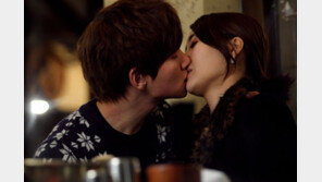 ‘총각네’ 지창욱-왕지혜 ‘눈물의 키스’ 애절하네