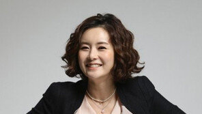 [스타 가라사대] 최정윤 “남편에게 유이가 새 휴대폰 갖고 싶어 한다고 말하자…”