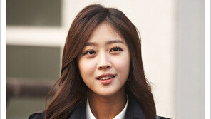 [우먼 동아일보 스타 뷰티] ‘닥치고 꽃미남밴드’ 조보아의 뽀샤시~ 청순 메이크업