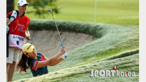 [포토] ‘강하고 길게!’ 박희영, 페어웨이 벙커샷