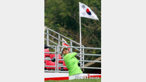 [포토] 다크호스 신지은, 여제들도 긴장할 드라이버샷