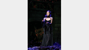 ‘오페라스타’ 박지윤, 팜므파탈 변신 ‘무서워…’