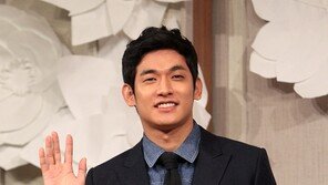 [포토] 정석원, 혼자 고수 결혼식에… 연인 백지영은?